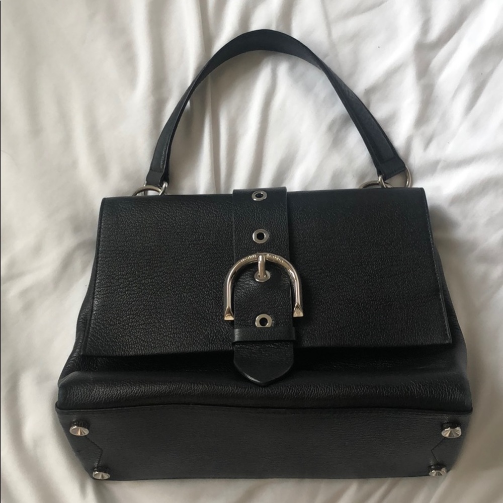 henri bendel bag is like new
